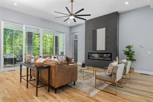 Carl Sanders Drive | Governors Towne Club Community
