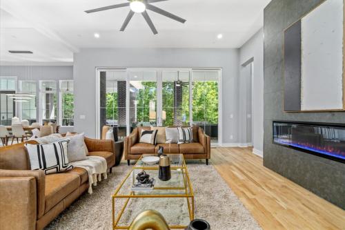Carl Sanders Drive | Governors Towne Club Community