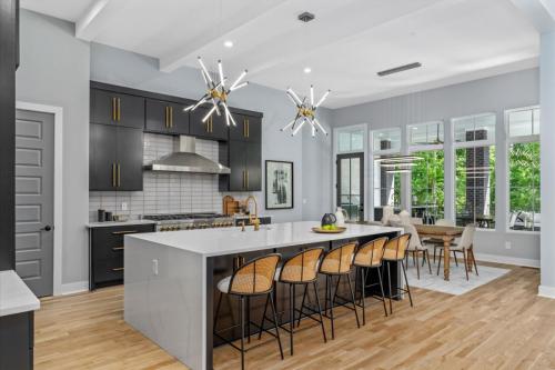 Carl Sanders Drive | Governors Towne Club Community