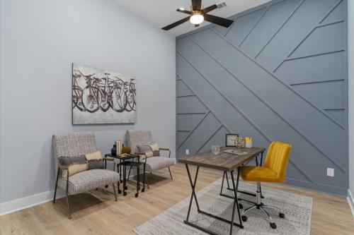 Carl Sanders Drive | Governors Towne Club Community