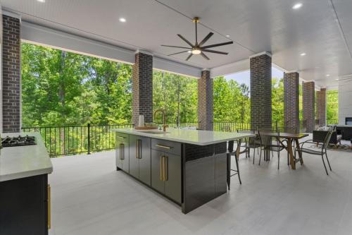 Carl Sanders Drive | Governors Towne Club Community