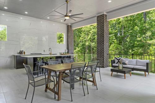 Carl Sanders Drive | Governors Towne Club Community