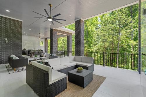 Carl Sanders Drive | Governors Towne Club Community